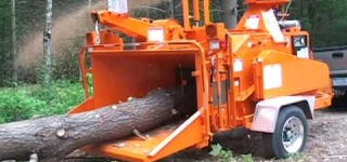 The 1590XP: Bandit's Most Popular Hydraulic Feed Drum Style Chipper